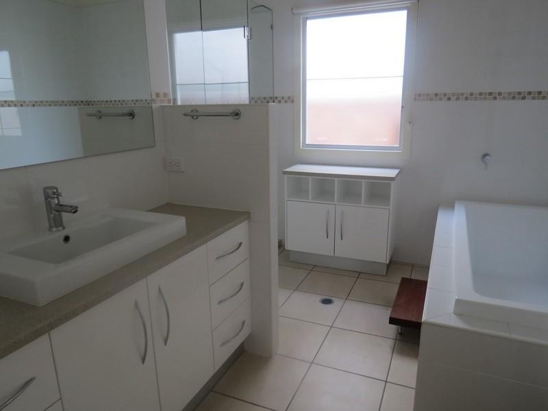 66 Stoneleigh Street, Albion QLD 4010