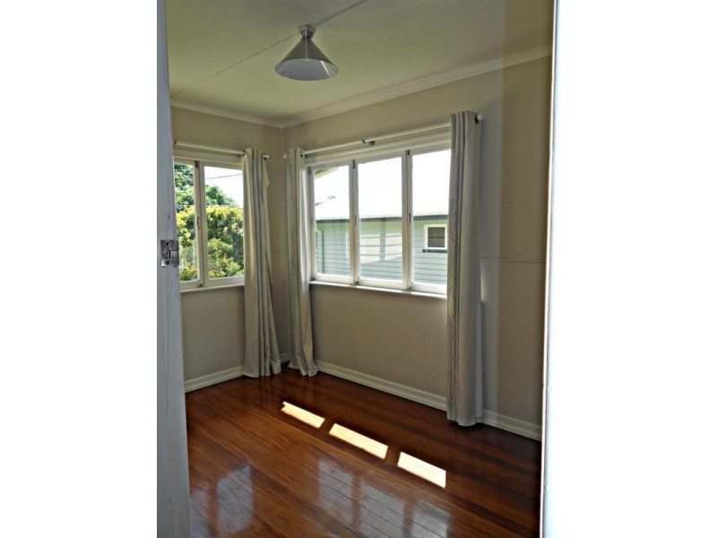 75 Eleventh Avenue, Kedron QLD 4031