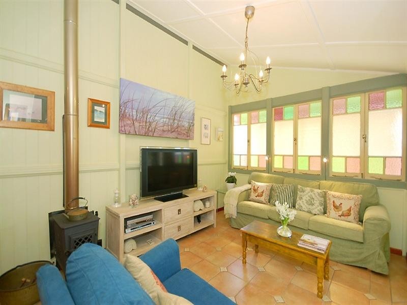 33 Sixth Avenue, Kedron QLD 4031