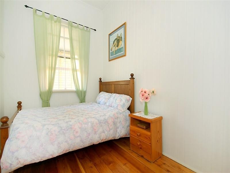 33 Sixth Avenue, Kedron QLD 4031