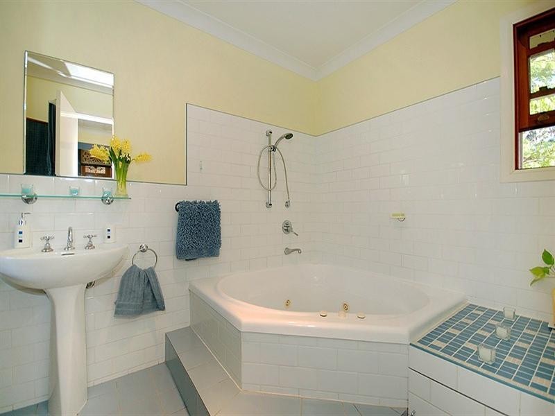 33 Sixth Avenue, Kedron QLD 4031