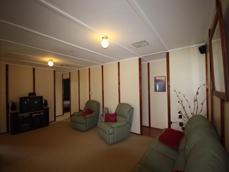29 Eagle Street, Longreach QLD 4730