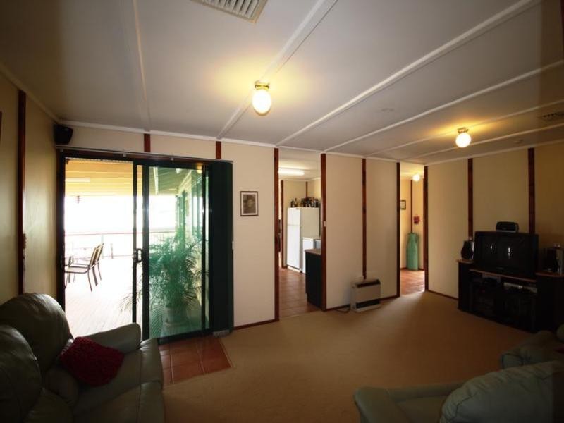 29 Eagle Street, Longreach QLD 4730