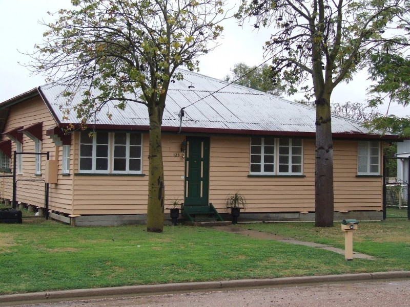 123 Cassowary Street, Longreach QLD 4730