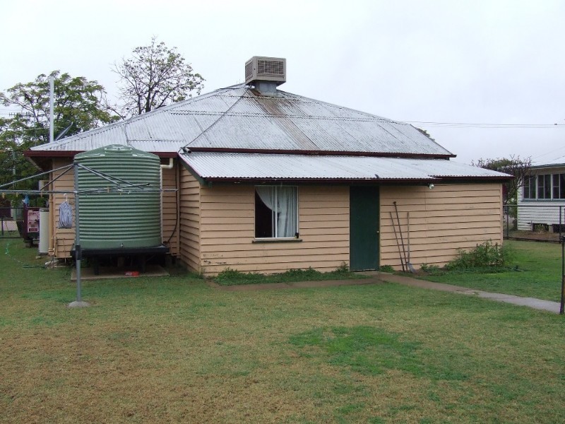 123 Cassowary Street, Longreach QLD 4730