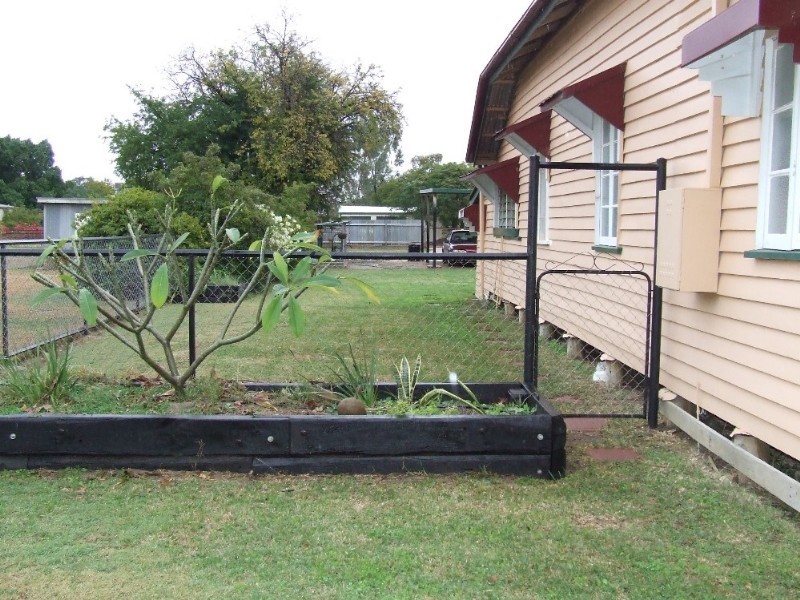 123 Cassowary Street, Longreach QLD 4730