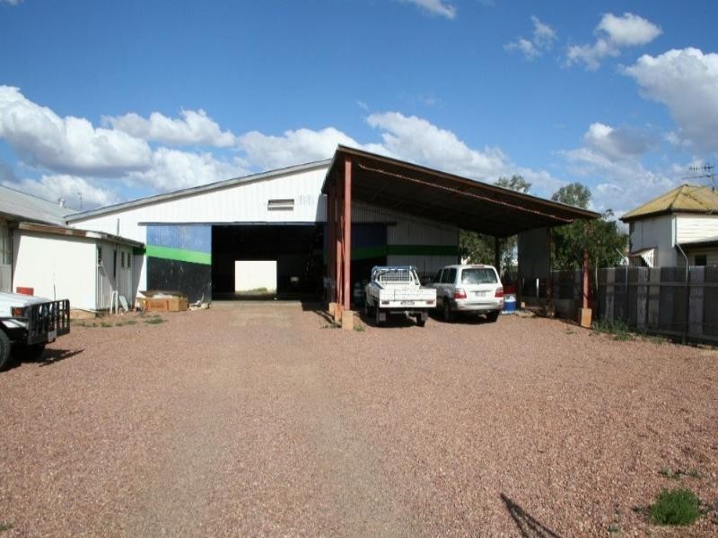 17 Swan Street, Longreach QLD 4730
