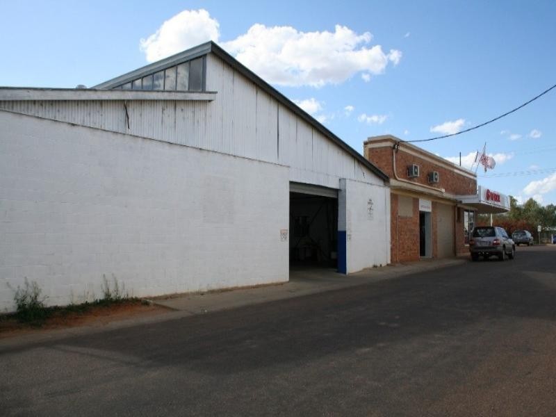 17 Swan Street, Longreach QLD 4730