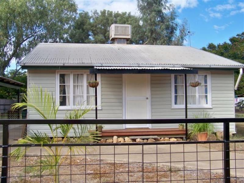 54 Eagle Street, Longreach QLD 4730