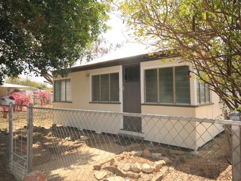34 Plover Street, Longreach QLD 4730