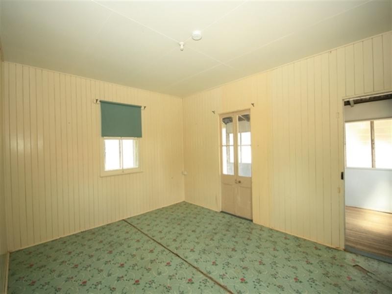 34 Plover Street, Longreach QLD 4730