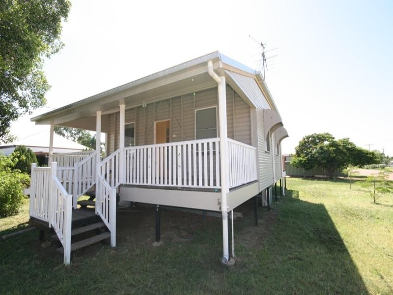 80 Cassowary Street, Longreach QLD 4730