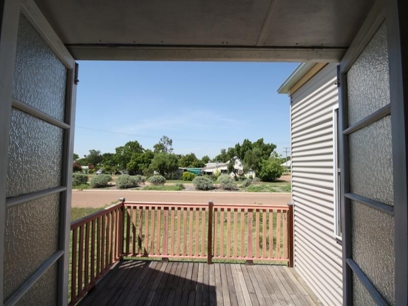 80 Cassowary Street, Longreach QLD 4730