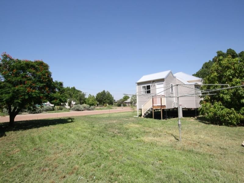 80 Cassowary Street, Longreach QLD 4730