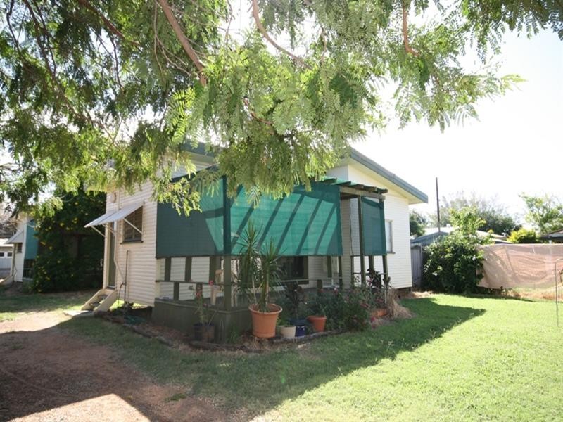 2/44 Quail Street, Longreach QLD 4730