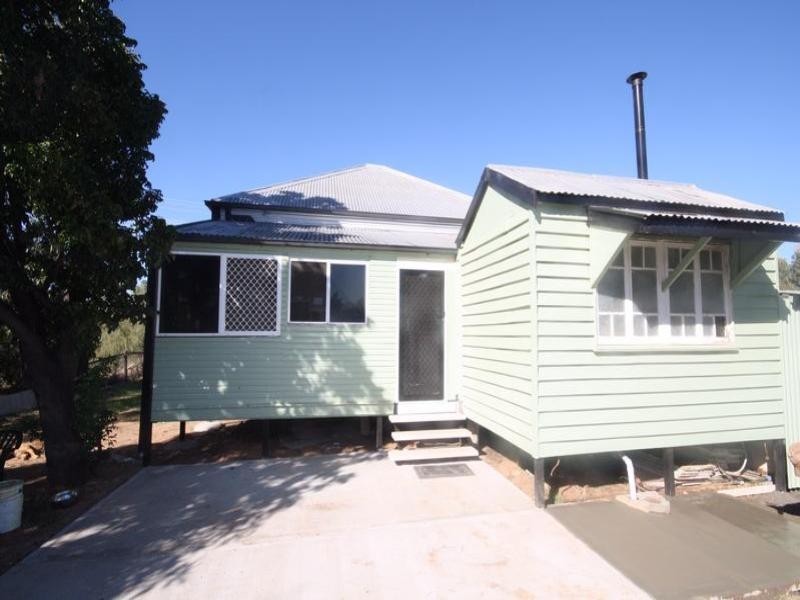 68 Fir Street, Barcaldine QLD 4725