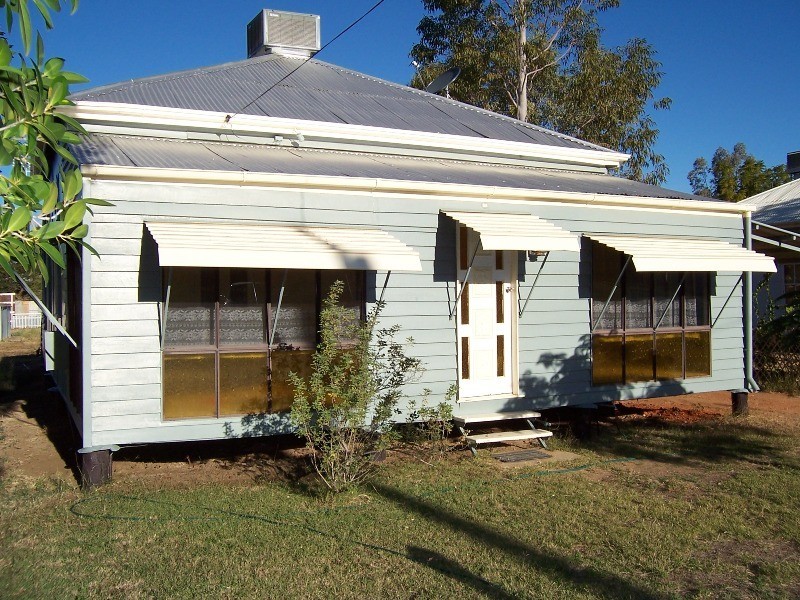 98 Cassowary Street, Longreach QLD 4730
