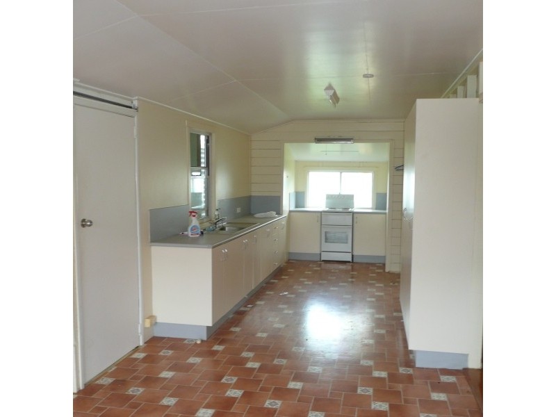 98 Cassowary Street, Longreach QLD 4730