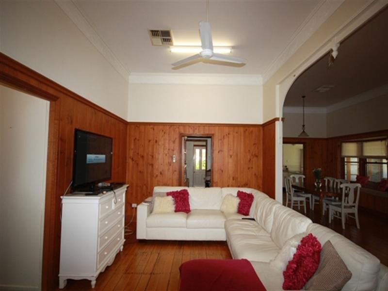 15 Lark Street, Longreach QLD 4730
