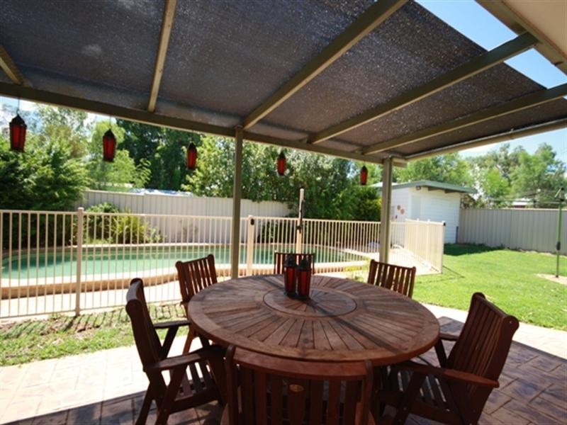 15 Lark Street, Longreach QLD 4730