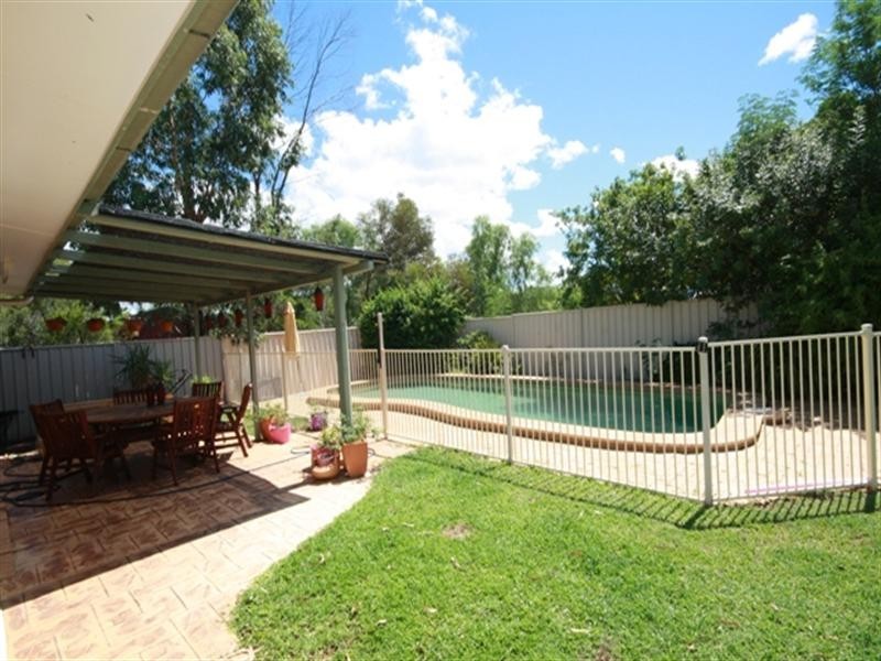 15 Lark Street, Longreach QLD 4730