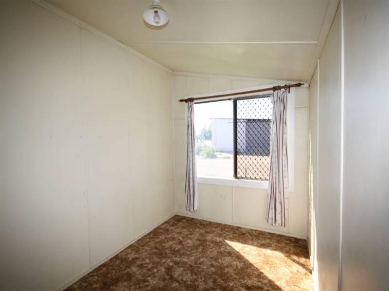 33 Pelican Street, Longreach QLD 4730