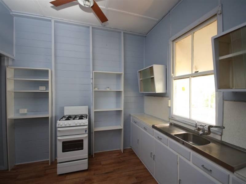 16 Poplar Street, Barcaldine QLD 4725