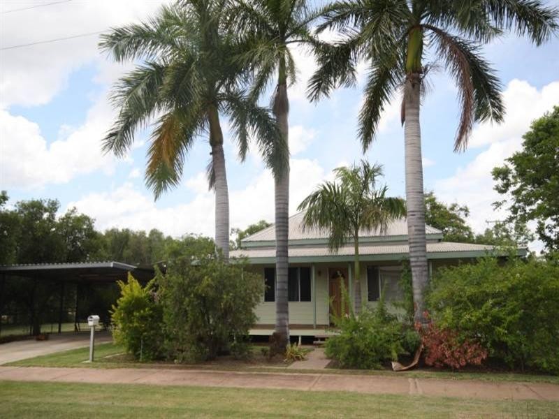 38 Fir Street, Barcaldine QLD 4725