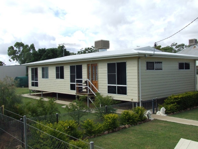 163 Kingfisher Street, Longreach QLD 4730