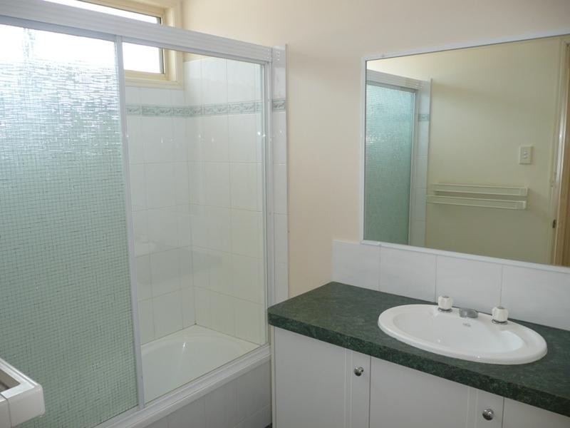 160 Wren Street, Longreach QLD 4730