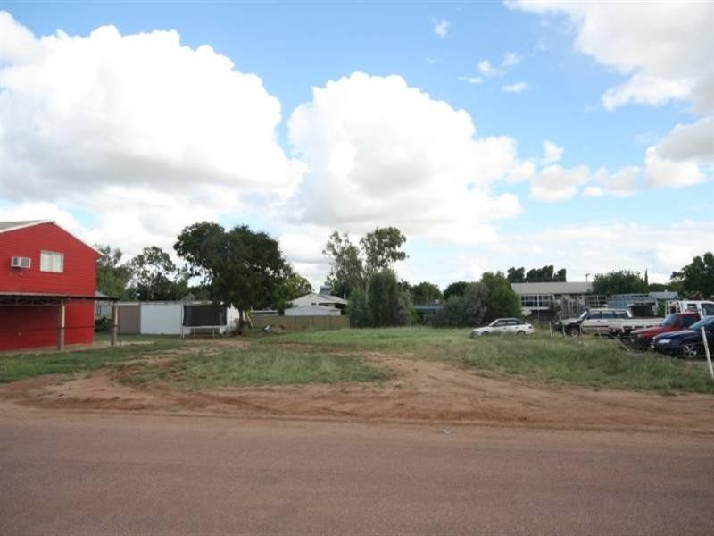 29 Ilfracombe Road, Longreach QLD 4730