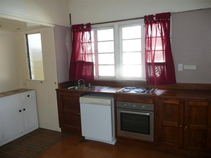 12 Rosella Street, Longreach QLD 4730