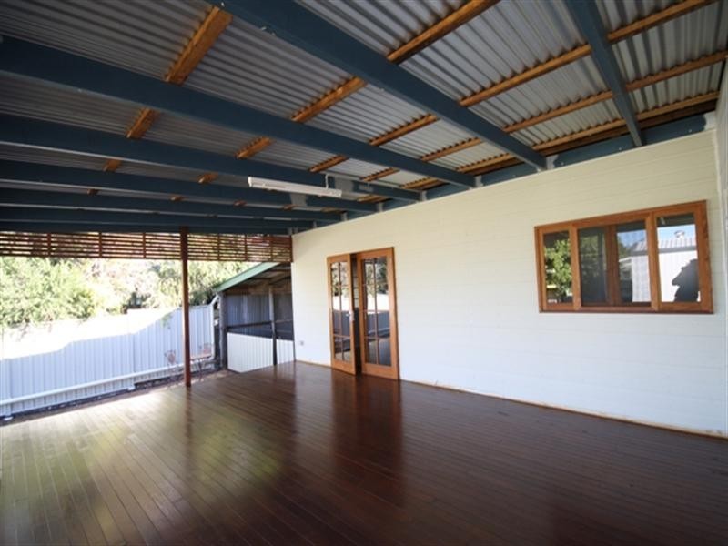 9 Robin Road, Longreach QLD 4730