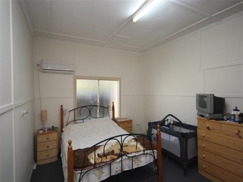 13 Saint Mary Street, Isisford QLD 4731