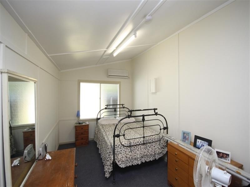 13 Saint Mary Street, Isisford QLD 4731