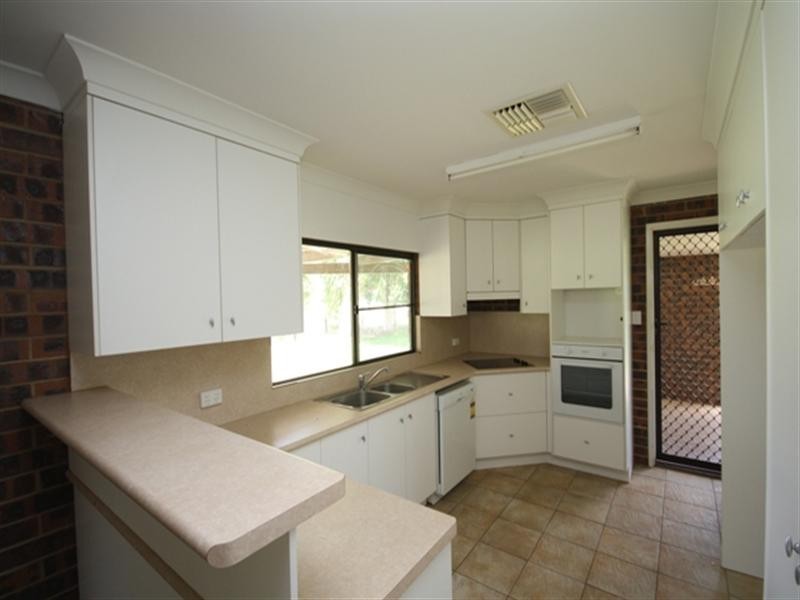 20 Bauhinia Street, Barcaldine QLD 4725