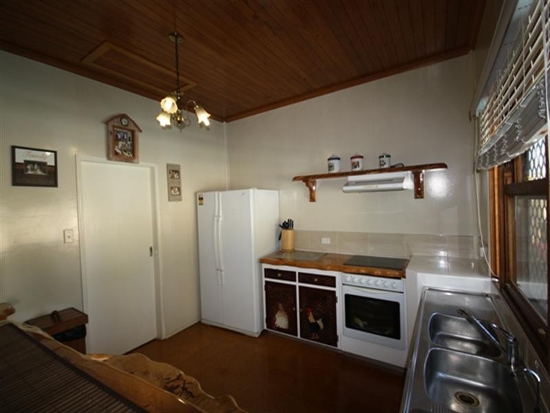 128 Spoonbill Street, Longreach QLD 4730