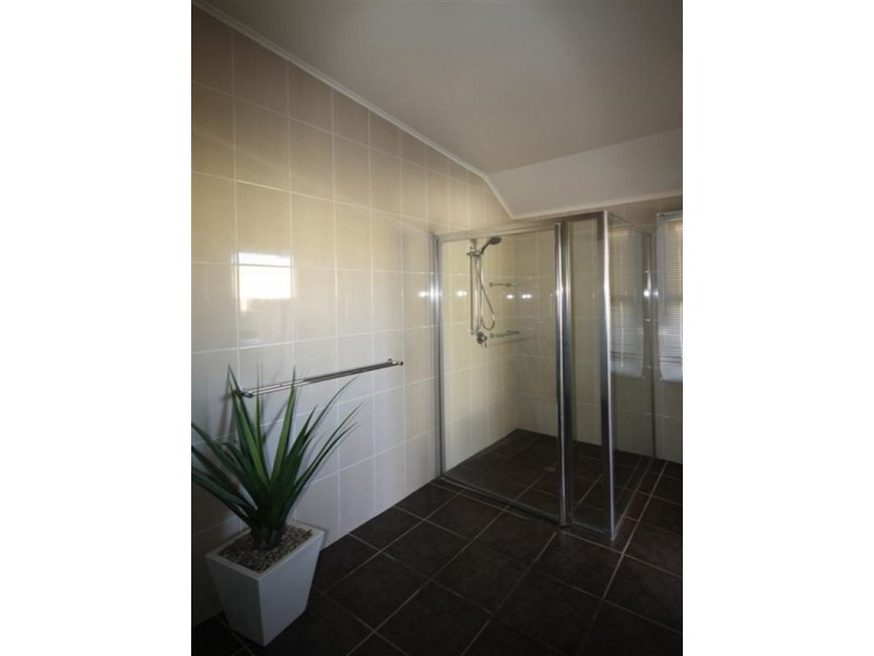 128 Spoonbill Street, Longreach QLD 4730