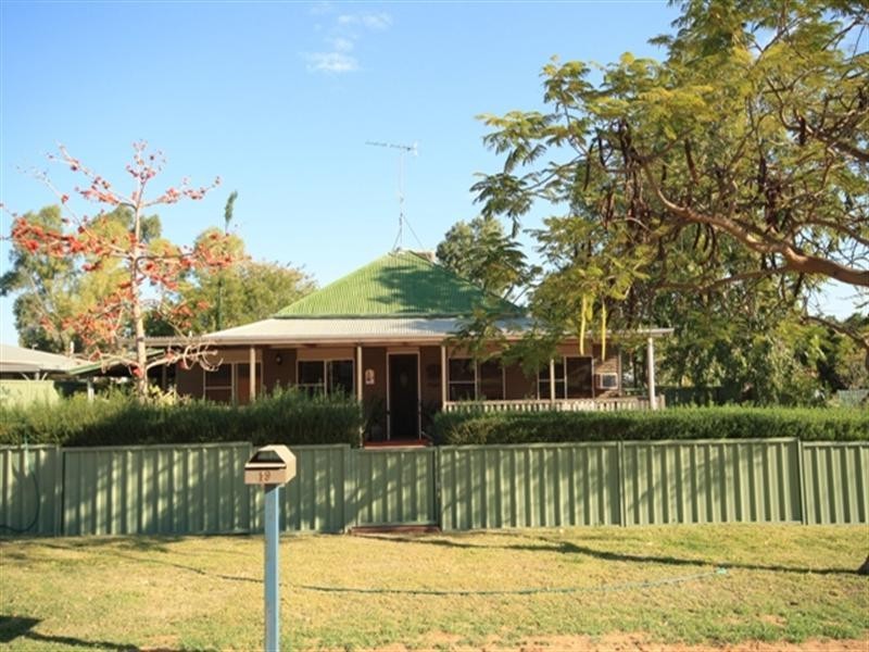 19 Brolga Street, Longreach QLD 4730