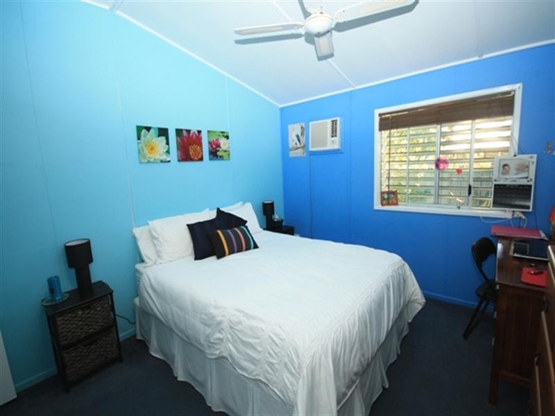 19 Brolga Street, Longreach QLD 4730