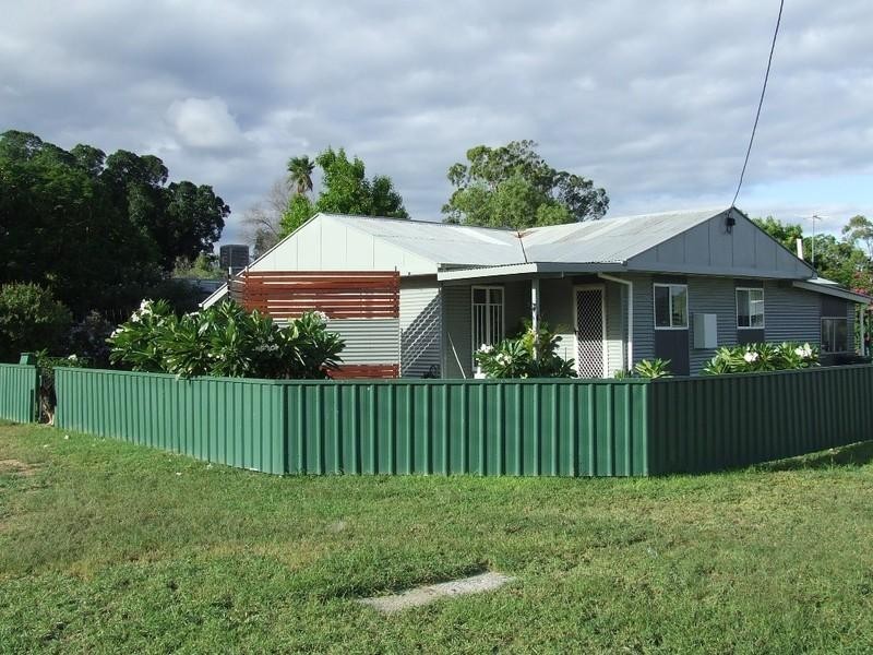 6 Lark Street, Longreach QLD 4730