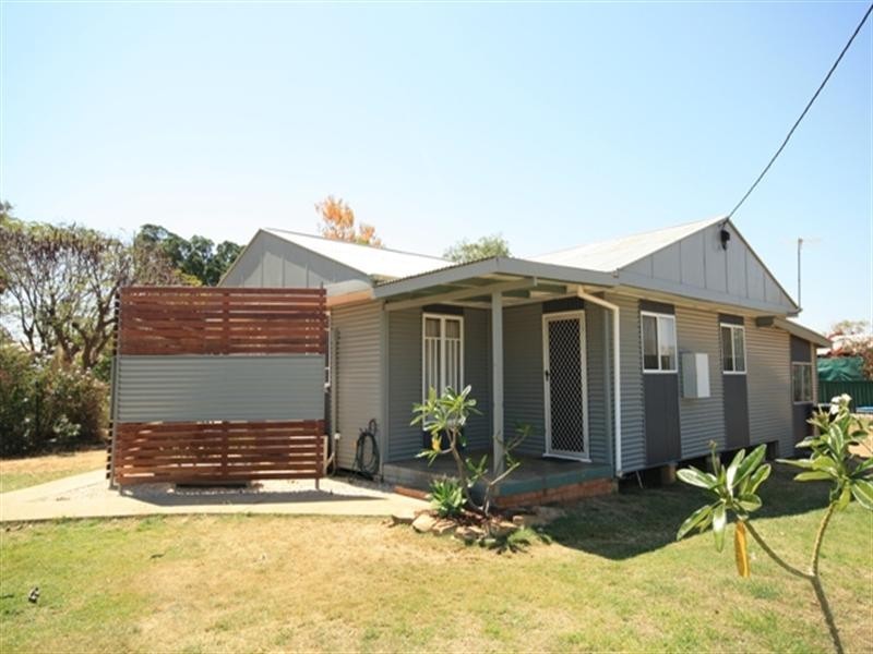 6 Lark Street, Longreach QLD 4730