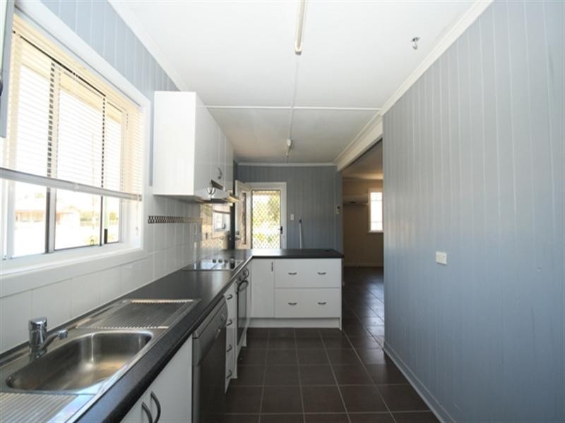 6 Lark Street, Longreach QLD 4730