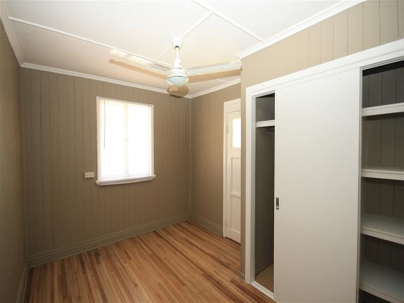 6 Lark Street, Longreach QLD 4730