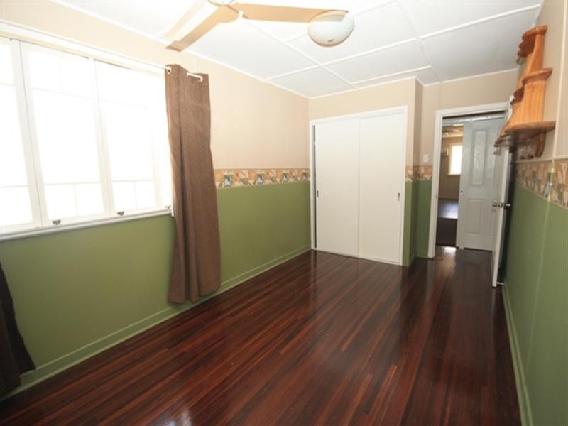 6 Lark Street, Longreach QLD 4730