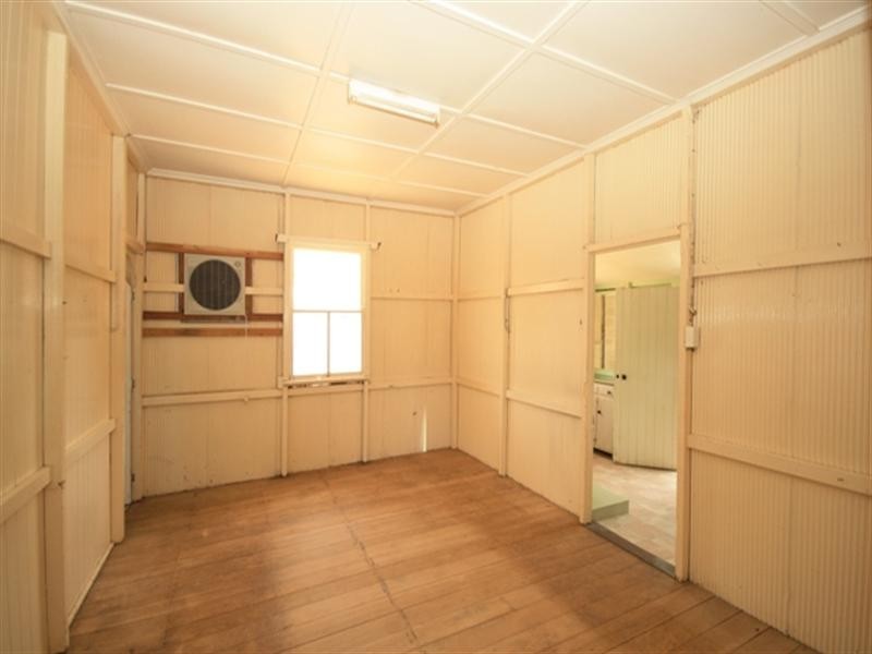 34 Plover Street, Longreach QLD 4730