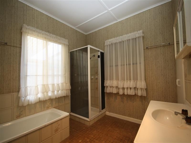 30 Quail Street, Longreach QLD 4730