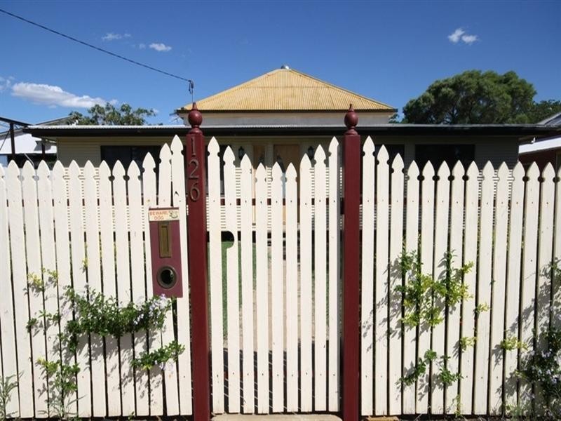 126 Emu Street, Longreach QLD 4730