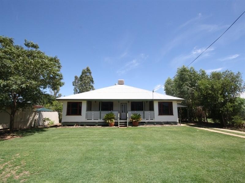 15 Lark Street, Longreach QLD 4730
