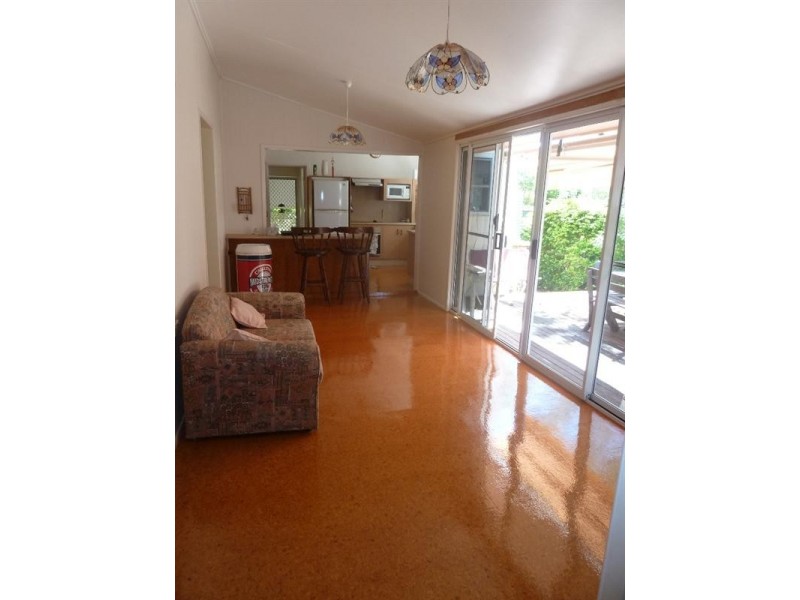 16 Swan Street, Longreach QLD 4730